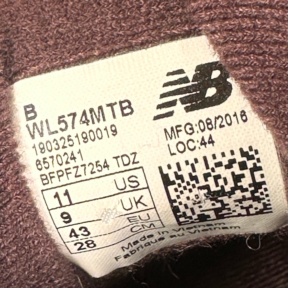 New Balance 574 Sneakers Womens 11 Burgundy Gold Good Condition Nubuck Leather - Picture 15 of 16